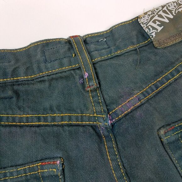 Freeworld Denim Shorts Cut Off Distressed Embroidered Acid Wash Size 30 - Picture 10 of 11